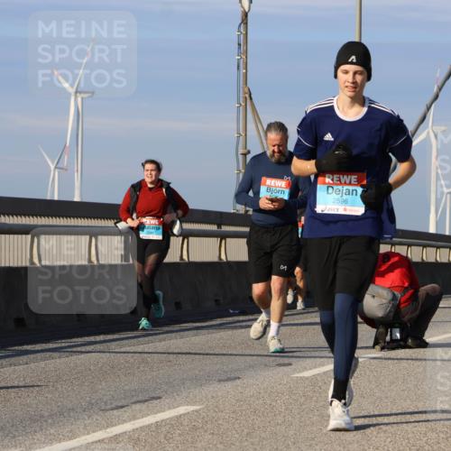 03.10.2025 - Köhlbrandbrückenlauf Strokosch-Dieckow http://msf.ph/oto/9123909 03.10.2025 10:03:06 Position 2 2596 meine-sportfotos.de