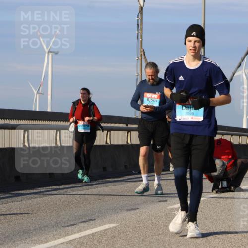 03.10.2025 - Köhlbrandbrückenlauf Strokosch-Dieckow http://msf.ph/oto/9123915 03.10.2025 10:03:06 Position 2 2596 meine-sportfotos.de
