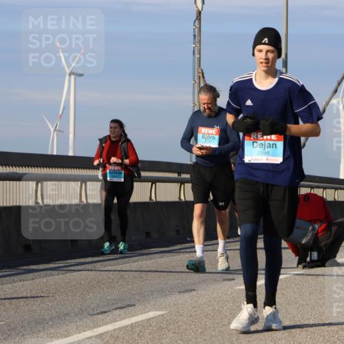 03.10.2025 - Köhlbrandbrückenlauf Strokosch-Dieckow http://msf.ph/oto/9123917 03.10.2025 10:03:06 Position 2 2596 meine-sportfotos.de