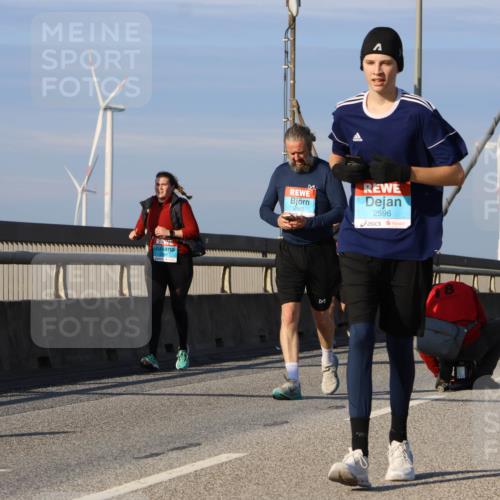 03.10.2025 - Köhlbrandbrückenlauf Strokosch-Dieckow http://msf.ph/oto/9123921 03.10.2025 10:03:06 Position 2 2596 meine-sportfotos.de