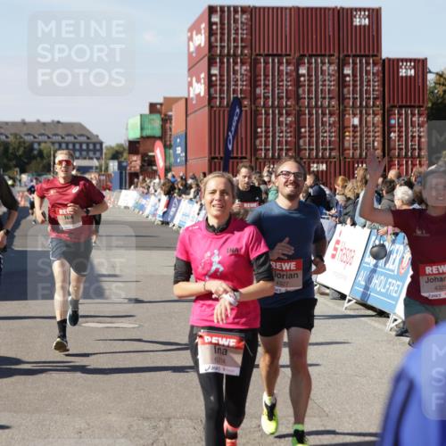 03.10.2025 - Köhlbrandbrückenlauf Jannik Wohlers http://msf.ph/oto/9123940 03.10.2025 13:05:57 Ziel 4066, 4290, 4302, 4327, 4328, 4335, 4336, 4413, 4467, 4599, 4643, 4761, 4954, 5096, 5764, 6158, 6214, 6305, 6510, 6533, 6631, 6642, 6720 meine-sportfotos.de