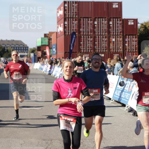 03.10.2025 - Köhlbrandbrückenlauf Jannik Wohlers http://msf.ph/oto/9123944 03.10.2025 13:05:57 Ziel 4066, 4290, 4302, 4327, 4328, 4335, 4336, 4413, 4467, 4599, 4643, 4761, 4954, 5096, 5764, 6158, 6214, 6305, 6510, 6533, 6631, 6642, 6720 meine-sportfotos.de