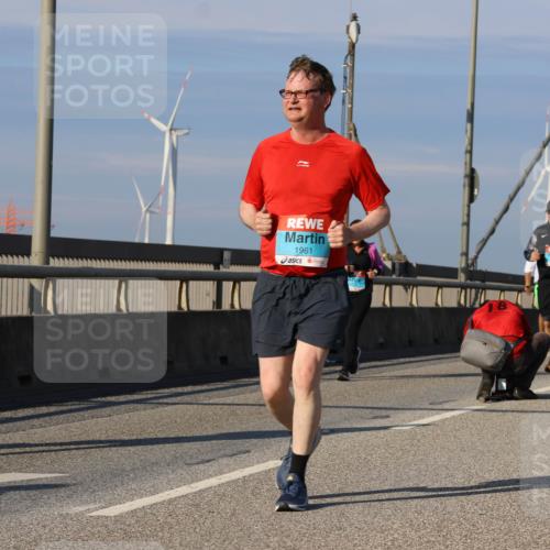 03.10.2025 - Köhlbrandbrückenlauf Strokosch-Dieckow http://msf.ph/oto/9123947 03.10.2025 10:03:13 Position 2 2390, 1961 meine-sportfotos.de