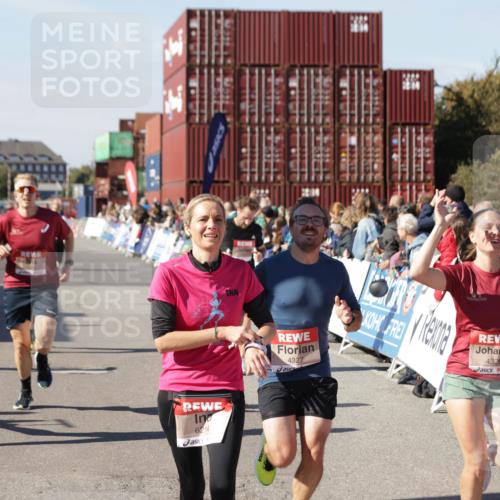03.10.2025 - Köhlbrandbrückenlauf Jannik Wohlers http://msf.ph/oto/9123948 03.10.2025 13:05:57 Ziel 4066, 4290, 4302, 4327, 4328, 4335, 4336, 4413, 4467, 4599, 4643, 4761, 4954, 5096, 5764, 6158, 6214, 6305, 6510, 6533, 6631, 6642, 6720 meine-sportfotos.de