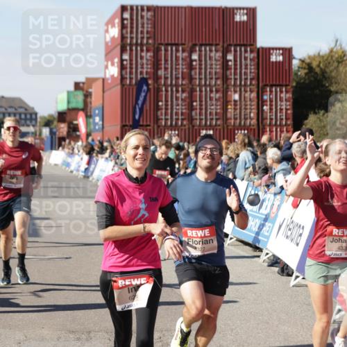 03.10.2025 - Köhlbrandbrückenlauf Jannik Wohlers http://msf.ph/oto/9123951 03.10.2025 13:05:57 Ziel 4066, 4290, 4302, 4327, 4328, 4335, 4336, 4413, 4467, 4599, 4643, 4761, 4954, 5096, 5764, 6158, 6214, 6305, 6510, 6533, 6631, 6642, 6720 meine-sportfotos.de