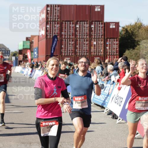 03.10.2025 - Köhlbrandbrückenlauf Jannik Wohlers http://msf.ph/oto/9123953 03.10.2025 13:05:57 Ziel 4066, 4290, 4302, 4327, 4328, 4335, 4336, 4413, 4467, 4599, 4643, 4761, 4954, 5096, 5764, 6158, 6214, 6305, 6510, 6533, 6631, 6642, 6720 meine-sportfotos.de