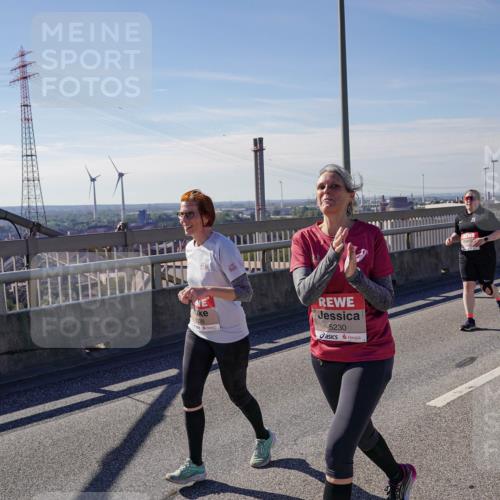 03.10.2025 - Köhlbrandbrückenlauf Michael Burmester http://msf.ph/oto/9123965 03.10.2025 13:06:48 Position 2 5230 meine-sportfotos.de