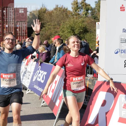 03.10.2025 - Köhlbrandbrückenlauf Jannik Wohlers http://msf.ph/oto/9123974 03.10.2025 13:05:58 Ziel 4066, 4290, 4302, 4327, 4328, 4335, 4336, 4413, 4643, 4761, 4954, 5096, 5764, 6158, 6214, 6305, 6510, 6533, 6631, 6642, 6720 meine-sportfotos.de