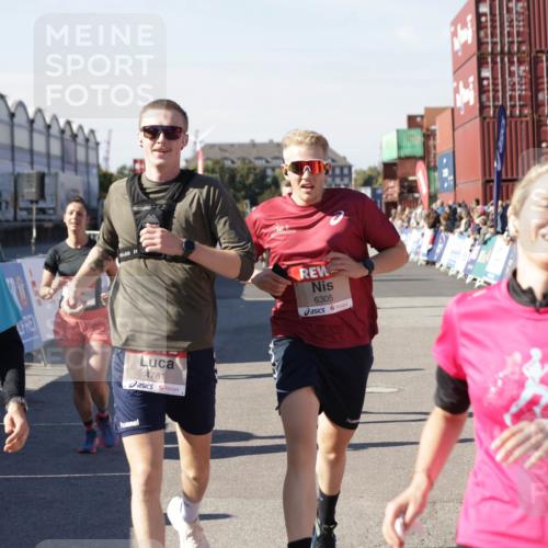 03.10.2025 - Köhlbrandbrückenlauf Jannik Wohlers http://msf.ph/oto/9123983 03.10.2025 13:05:59 Ziel 4066, 4290, 4302, 4327, 4328, 4335, 4336, 4413, 4643, 4761, 4954, 5096, 5764, 6158, 6214, 6305, 6510, 6533, 6642, 6720 meine-sportfotos.de
