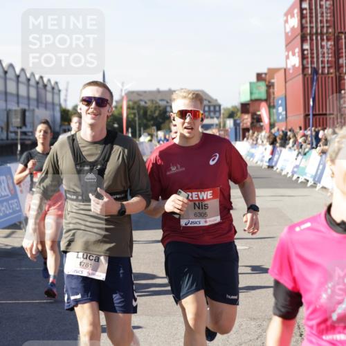 03.10.2025 - Köhlbrandbrückenlauf Jannik Wohlers http://msf.ph/oto/9123990 03.10.2025 13:05:59 Ziel 4066, 4290, 4302, 4327, 4328, 4335, 4336, 4413, 4643, 4761, 4954, 5096, 5764, 6158, 6214, 6305, 6510, 6533, 6642, 6720 meine-sportfotos.de