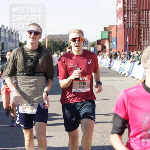 03.10.2025 - Köhlbrandbrückenlauf Jannik Wohlers http://msf.ph/oto/9123997 03.10.2025 13:05:59 Ziel 4066, 4290, 4302, 4327, 4328, 4335, 4336, 4413, 4643, 4761, 4954, 5096, 5764, 6158, 6214, 6305, 6510, 6533, 6642, 6720 meine-sportfotos.de