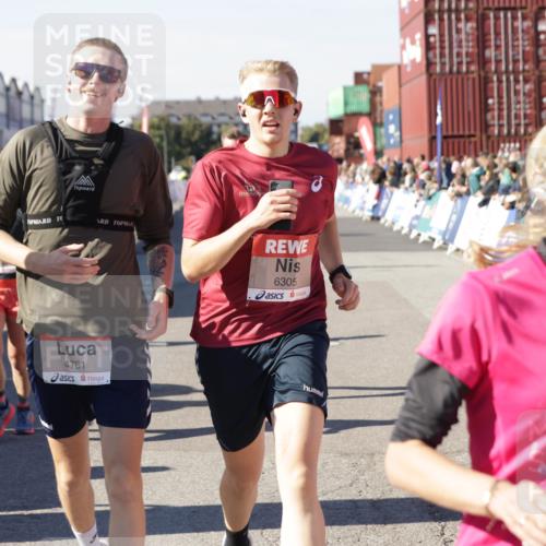 03.10.2025 - Köhlbrandbrückenlauf Jannik Wohlers http://msf.ph/oto/9124002 03.10.2025 13:05:59 Ziel 4066, 4290, 4302, 4327, 4328, 4335, 4336, 4413, 4643, 4761, 4954, 5096, 5764, 6158, 6214, 6305, 6510, 6533, 6642, 6720 meine-sportfotos.de