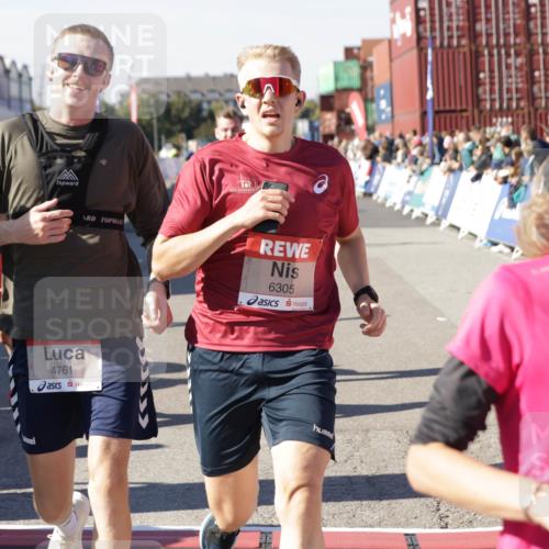 03.10.2025 - Köhlbrandbrückenlauf Jannik Wohlers http://msf.ph/oto/9124008 03.10.2025 13:05:59 Ziel 4066, 4290, 4302, 4327, 4328, 4335, 4336, 4413, 4643, 4761, 4954, 5096, 5764, 6158, 6214, 6305, 6510, 6533, 6642, 6720 meine-sportfotos.de