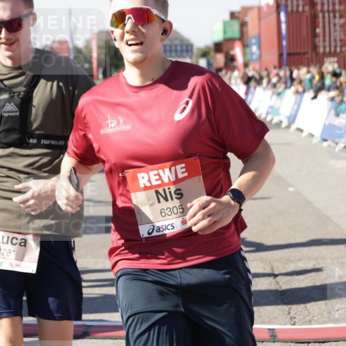 03.10.2025 - Köhlbrandbrückenlauf Jannik Wohlers http://msf.ph/oto/9124026 03.10.2025 13:05:59 Ziel 4066, 4290, 4302, 4327, 4328, 4335, 4336, 4413, 4643, 4761, 4954, 5096, 5764, 6158, 6214, 6305, 6510, 6533, 6642, 6720 meine-sportfotos.de