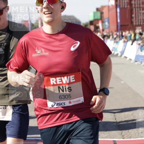 03.10.2025 - Köhlbrandbrückenlauf Jannik Wohlers http://msf.ph/oto/9124034 03.10.2025 13:06:00 Ziel 4302, 4327, 4328, 4335, 4336, 4413, 4643, 4761, 4954, 5096, 5764, 6158, 6214, 6305, 6510, 6533, 6720 meine-sportfotos.de