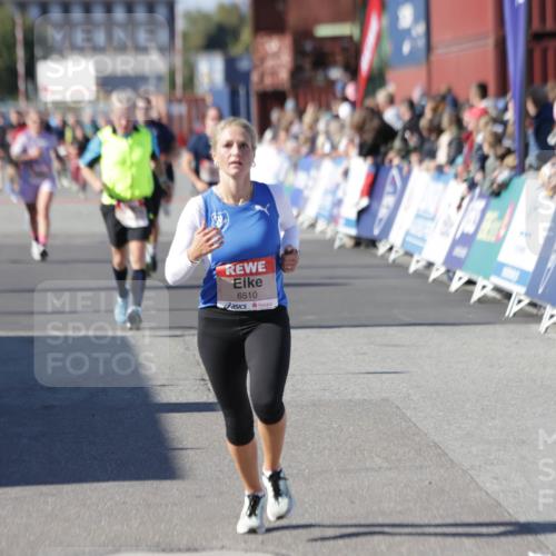 03.10.2025 - Köhlbrandbrückenlauf Jannik Wohlers http://msf.ph/oto/9124067 03.10.2025 13:06:02 Ziel 4302, 4327, 4328, 4504, 4761, 4954, 5096, 5764, 6158, 6214, 6305, 6510, 6533, 6720 meine-sportfotos.de