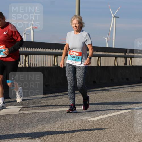 03.10.2025 - Köhlbrandbrückenlauf Strokosch-Dieckow http://msf.ph/oto/9124070 03.10.2025 10:03:51 Position 2 2667, 3298, 2894 meine-sportfotos.de