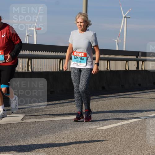 03.10.2025 - Köhlbrandbrückenlauf Strokosch-Dieckow http://msf.ph/oto/9124073 03.10.2025 10:03:51 Position 2 2667, 3298, 2894 meine-sportfotos.de