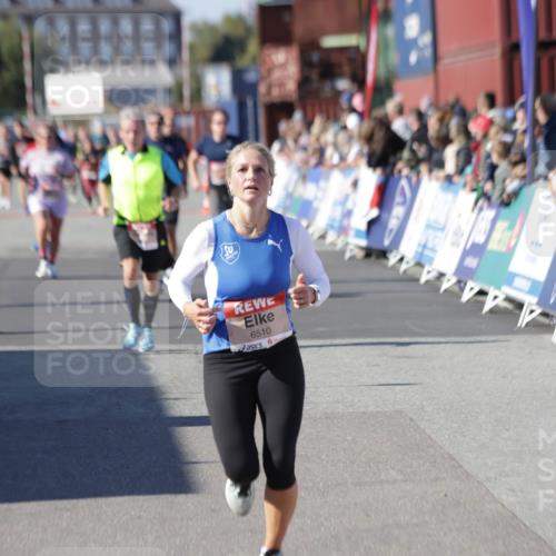 03.10.2025 - Köhlbrandbrückenlauf Jannik Wohlers http://msf.ph/oto/9124080 03.10.2025 13:06:02 Ziel 4302, 4327, 4328, 4504, 4761, 4954, 5096, 5764, 6158, 6214, 6305, 6510, 6533, 6720 meine-sportfotos.de