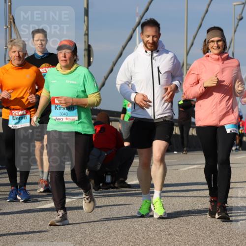 03.10.2025 - Köhlbrandbrückenlauf Strokosch-Dieckow http://msf.ph/oto/9124107 03.10.2025 10:03:57 Position 2 3552, 3551, 3040, 2348 meine-sportfotos.de