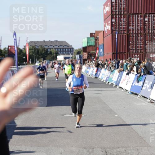 03.10.2025 - Köhlbrandbrückenlauf Jannik Wohlers http://msf.ph/oto/9124111 03.10.2025 13:06:03 Ziel 4302, 4327, 4328, 4504, 4635, 4761, 4954, 5096, 5764, 6158, 6214, 6305, 6510, 6533, 6720 meine-sportfotos.de