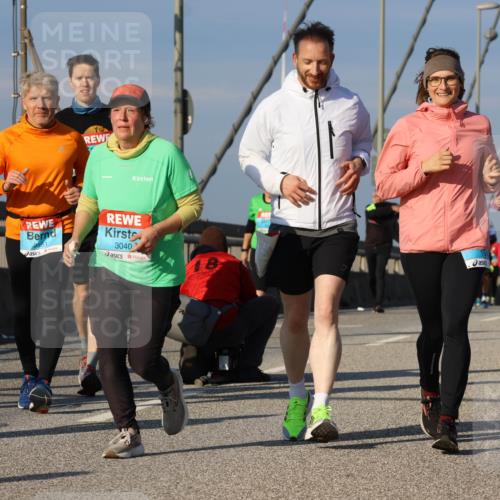 03.10.2025 - Köhlbrandbrückenlauf Strokosch-Dieckow http://msf.ph/oto/9124112 03.10.2025 10:03:57 Position 2 3552, 3551, 3040, 2348 meine-sportfotos.de