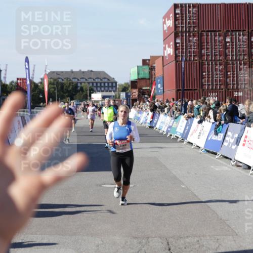 03.10.2025 - Köhlbrandbrückenlauf Jannik Wohlers http://msf.ph/oto/9124114 03.10.2025 13:06:03 Ziel 4302, 4327, 4328, 4504, 4635, 4761, 4954, 5096, 5764, 6158, 6214, 6305, 6510, 6533, 6720 meine-sportfotos.de