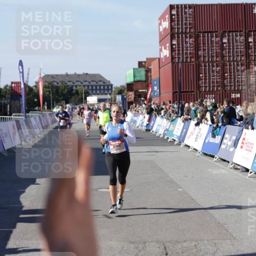 03.10.2025 - Köhlbrandbrückenlauf Jannik Wohlers http://msf.ph/oto/9124119 03.10.2025 13:06:03 Ziel 4302, 4327, 4328, 4504, 4635, 4761, 4954, 5096, 5764, 6158, 6214, 6305, 6510, 6533, 6720 meine-sportfotos.de