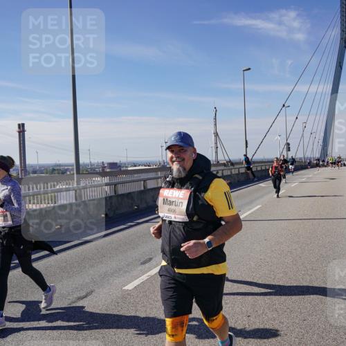03.10.2025 - Köhlbrandbrückenlauf Michael Burmester http://msf.ph/oto/9124125 03.10.2025 13:07:00 Position 2 4906 meine-sportfotos.de