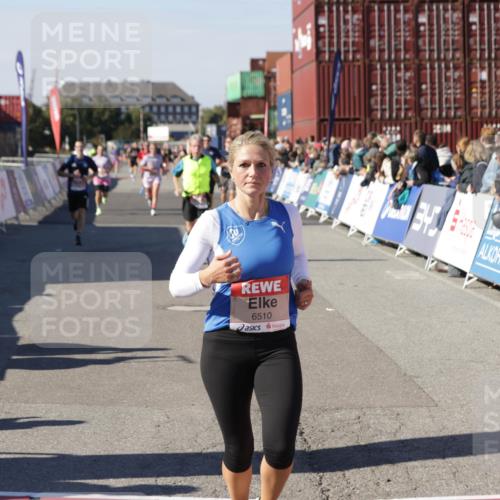 03.10.2025 - Köhlbrandbrückenlauf Jannik Wohlers http://msf.ph/oto/9124147 03.10.2025 13:06:04 Ziel 4302, 4327, 4328, 4504, 4635, 4761, 4954, 5096, 6158, 6214, 6305, 6510, 6533, 6720 meine-sportfotos.de