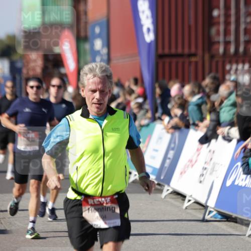 03.10.2025 - Köhlbrandbrückenlauf Jannik Wohlers http://msf.ph/oto/9124169 03.10.2025 13:06:07 Ziel 4302, 4327, 4328, 4504, 4635, 4738, 4761, 4954, 5096, 6158, 6222, 6224, 6305, 6323, 6356, 6510 meine-sportfotos.de