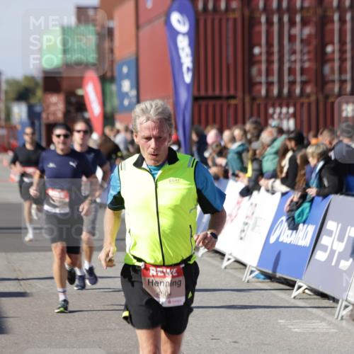 03.10.2025 - Köhlbrandbrückenlauf Jannik Wohlers http://msf.ph/oto/9124185 03.10.2025 13:06:07 Ziel 4302, 4327, 4328, 4504, 4635, 4738, 4761, 4954, 5096, 6158, 6222, 6224, 6305, 6323, 6356, 6510 meine-sportfotos.de