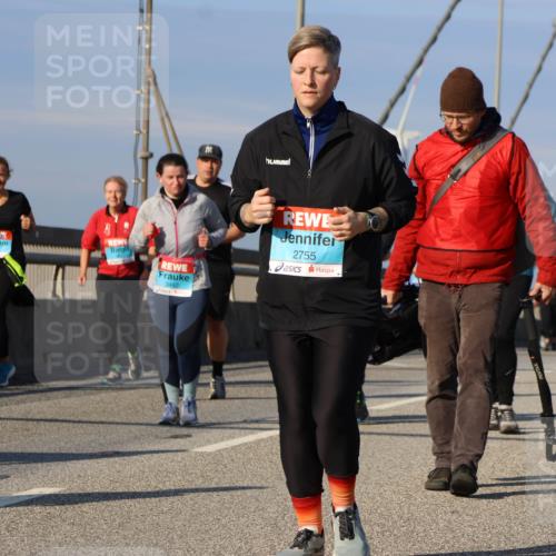03.10.2025 - Köhlbrandbrückenlauf Strokosch-Dieckow http://msf.ph/oto/9124221 03.10.2025 10:04:17 Position 2 3442, 2755 meine-sportfotos.de