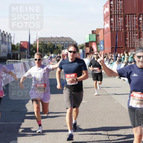 03.10.2025 - Köhlbrandbrückenlauf Jannik Wohlers http://msf.ph/oto/9124289 03.10.2025 13:06:12 Ziel 4504, 4635, 4738, 6222, 6224, 6323, 6356, 6510, 6850 meine-sportfotos.de