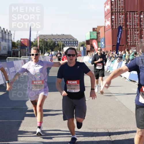03.10.2025 - Köhlbrandbrückenlauf Jannik Wohlers http://msf.ph/oto/9124299 03.10.2025 13:06:12 Ziel 4504, 4635, 4738, 6222, 6224, 6323, 6356, 6510, 6850 meine-sportfotos.de