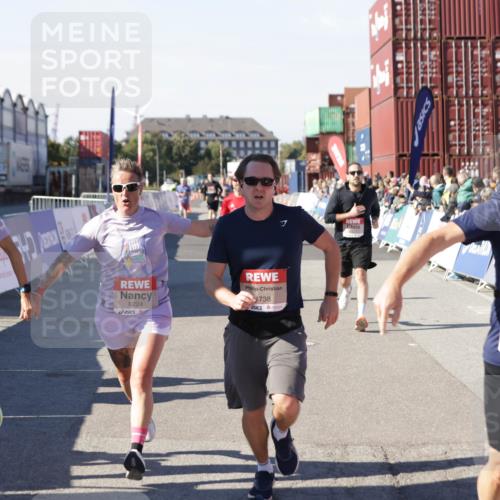 03.10.2025 - Köhlbrandbrückenlauf Jannik Wohlers http://msf.ph/oto/9124302 03.10.2025 13:06:12 Ziel 4504, 4635, 4738, 6222, 6224, 6323, 6356, 6510, 6850 meine-sportfotos.de