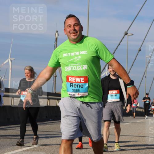 03.10.2025 - Köhlbrandbrückenlauf Strokosch-Dieckow http://msf.ph/oto/9124338 03.10.2025 10:04:43 Position 2 3588, 1254 meine-sportfotos.de