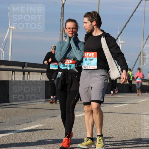 03.10.2025 - Köhlbrandbrückenlauf Strokosch-Dieckow http://msf.ph/oto/9124358 03.10.2025 10:04:46 Position 2 1254 meine-sportfotos.de