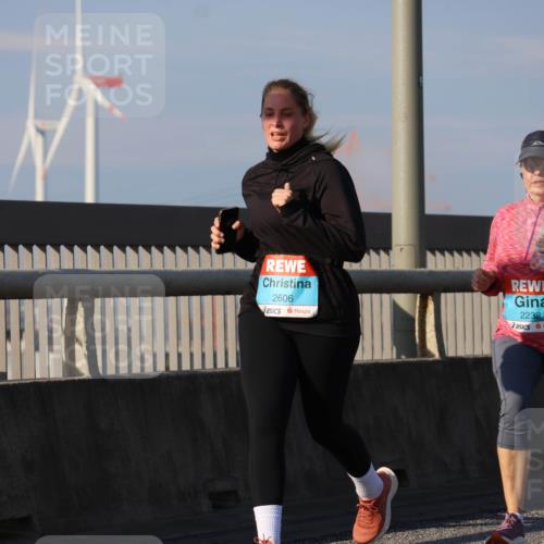 03.10.2025 - Köhlbrandbrückenlauf Strokosch-Dieckow http://msf.ph/oto/9124400 03.10.2025 10:04:54 Position 2 2606, 2232, 1819 meine-sportfotos.de