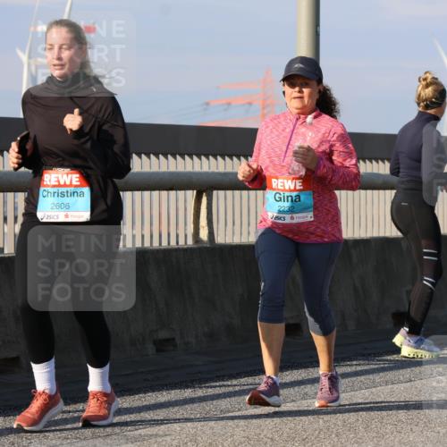 03.10.2025 - Köhlbrandbrückenlauf Strokosch-Dieckow http://msf.ph/oto/9124409 03.10.2025 10:04:55 Position 2 2606, 2232, 2014 meine-sportfotos.de