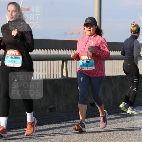 03.10.2025 - Köhlbrandbrückenlauf Strokosch-Dieckow http://msf.ph/oto/9124413 03.10.2025 10:04:55 Position 2 1, 2606, 2232, 2014 meine-sportfotos.de
