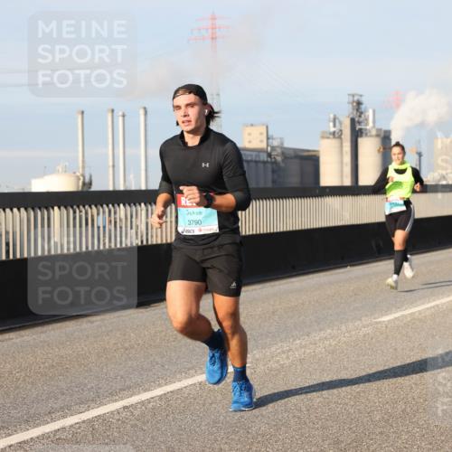03.10.2025 - Köhlbrandbrückenlauf Lena Gebhardt http://msf.ph/oto/9124425 03.10.2025 09:45:51 Position 2 3790, 6 meine-sportfotos.de