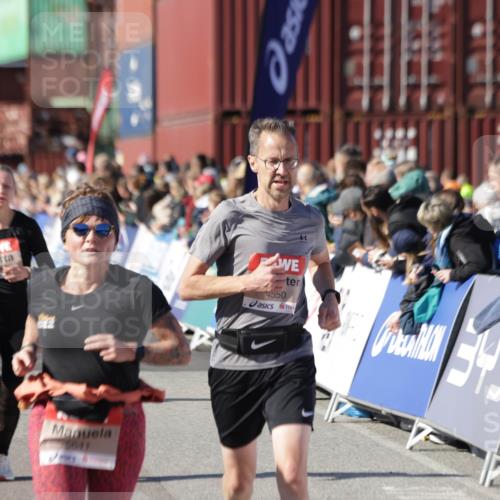 03.10.2025 - Köhlbrandbrückenlauf Jannik Wohlers http://msf.ph/oto/9124426 03.10.2025 13:06:23 Ziel 4124, 4550, 4658, 4659, 5563, 5641, 5970, 6193, 6323, 6850 meine-sportfotos.de