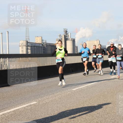 03.10.2025 - Köhlbrandbrückenlauf Lena Gebhardt http://msf.ph/oto/9124436 03.10.2025 09:45:52 Position 2  meine-sportfotos.de