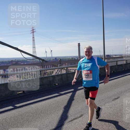 03.10.2025 - Köhlbrandbrückenlauf Michael Burmester http://msf.ph/oto/9124464 03.10.2025 13:07:33 Position 2 1961, 6542 meine-sportfotos.de