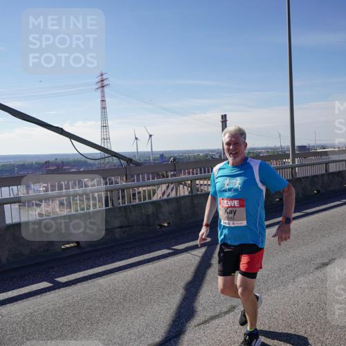 03.10.2025 - Köhlbrandbrückenlauf Michael Burmester http://msf.ph/oto/9124473 03.10.2025 13:07:33 Position 2 6542 meine-sportfotos.de