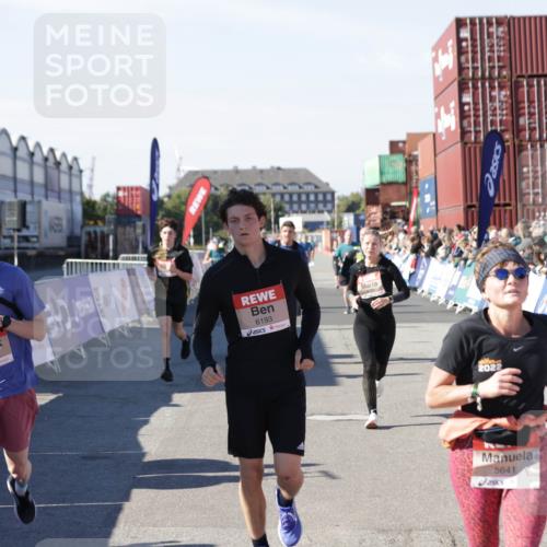 03.10.2025 - Köhlbrandbrückenlauf Jannik Wohlers http://msf.ph/oto/9124479 03.10.2025 13:06:24 Ziel 4124, 4396, 4550, 4658, 4659, 5563, 5641, 5970, 6193, 6850 meine-sportfotos.de