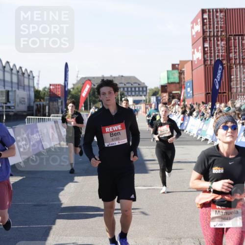 03.10.2025 - Köhlbrandbrückenlauf Jannik Wohlers http://msf.ph/oto/9124482 03.10.2025 13:06:24 Ziel 4124, 4396, 4550, 4658, 4659, 5563, 5641, 5970, 6193, 6850 meine-sportfotos.de
