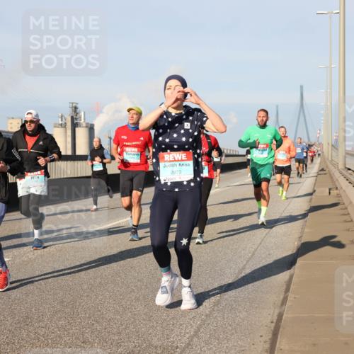 03.10.2025 - Köhlbrandbrückenlauf Lena Gebhardt http://msf.ph/oto/9124514 03.10.2025 09:45:55 Position 2 1284, 2979 meine-sportfotos.de