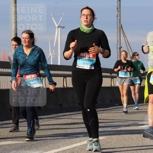 03.10.2025 - Köhlbrandbrückenlauf Strokosch-Dieckow http://msf.ph/oto/9124516 03.10.2025 10:05:12 Position 2 56, 2442, 2159, 10 meine-sportfotos.de